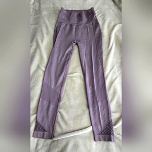 Avira Vibe purple leggings size M